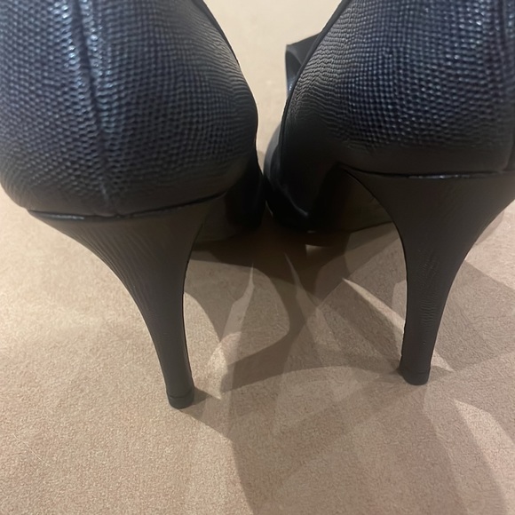 Fendi.  Black/grey bow heels. Size 40 - Picture 5 of 5